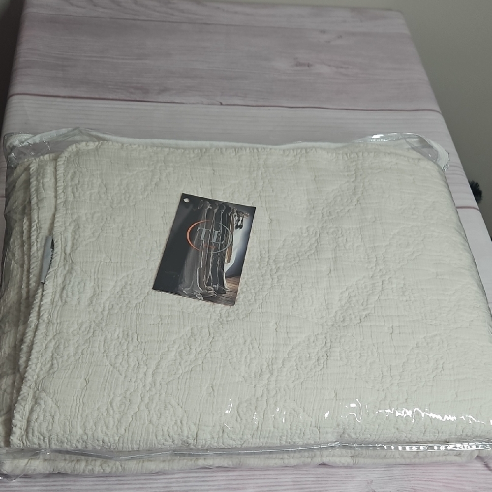 TL at Home Whitney Ivory Coverlet